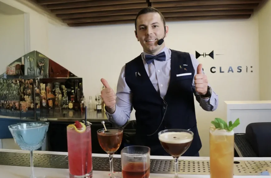 Trabaja en cruceros como Bartender