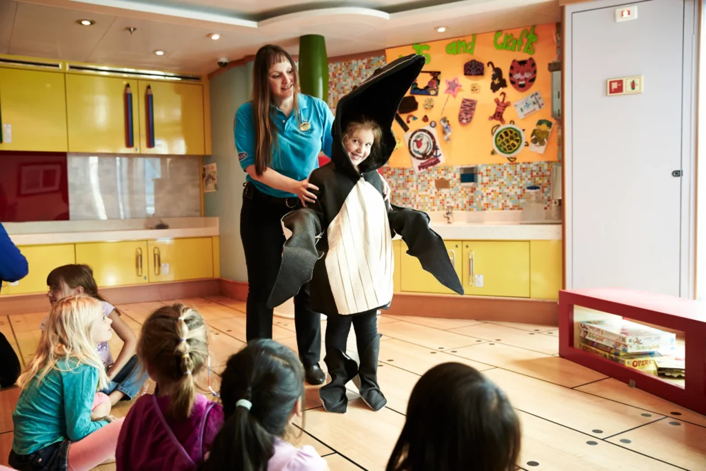 Trabaja en cruceros como Cuidador Infantil